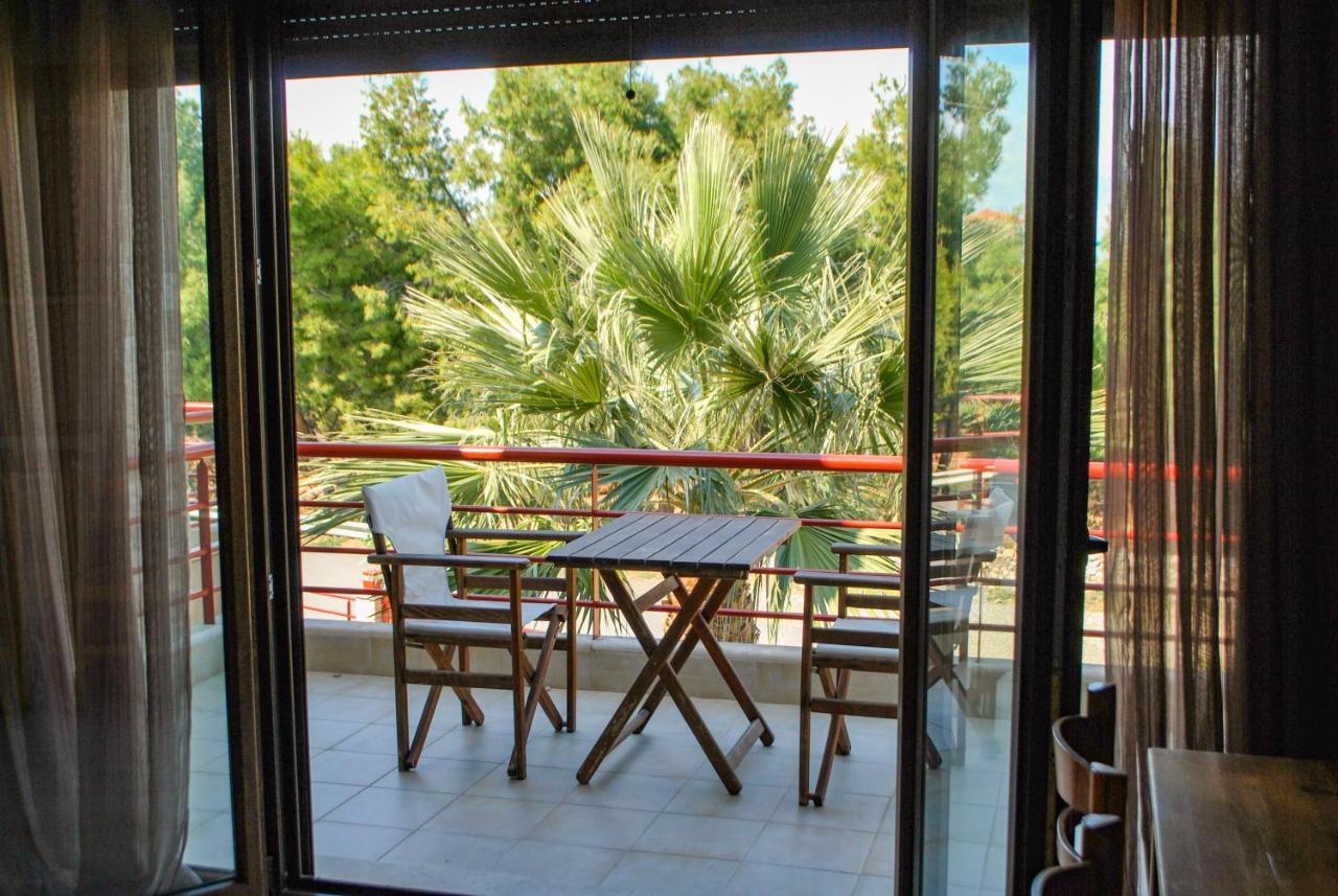 Canal Luxury Apartments Nea Poteidaia Dış mekan fotoğraf