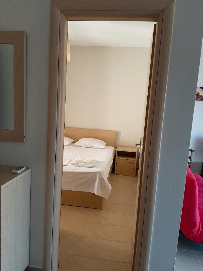 Canal Luxury Apartments Nea Poteidaia Dış mekan fotoğraf