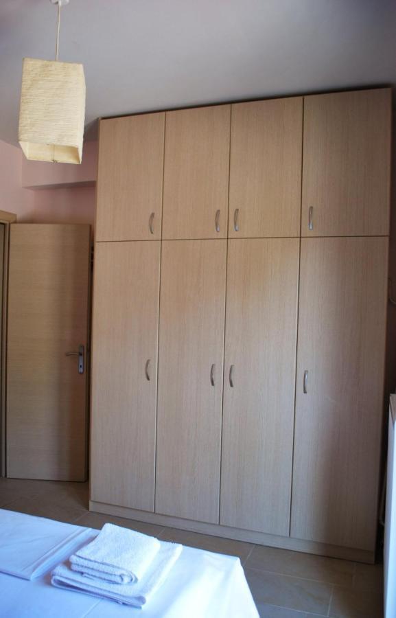 Canal Luxury Apartments Nea Poteidaia Dış mekan fotoğraf