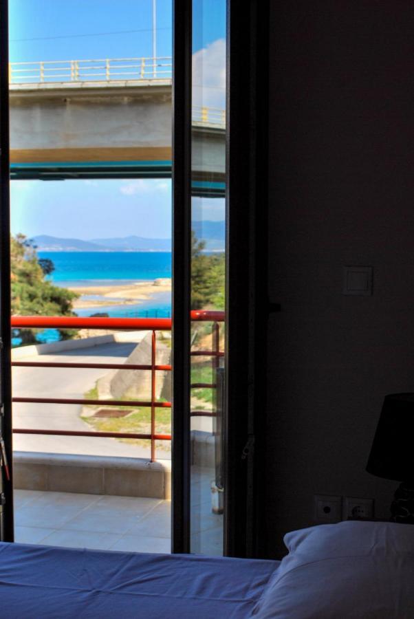 Canal Luxury Apartments Nea Poteidaia Dış mekan fotoğraf